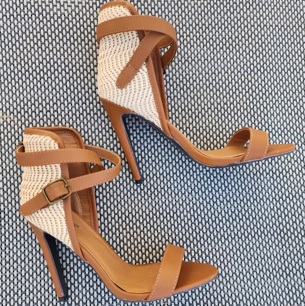 Venus Raffia Stiletto - Picture 1 of 11